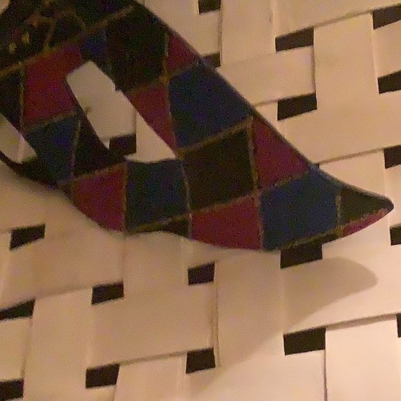 Beautiful Glittery Accents Mask - Picture 4 of 4